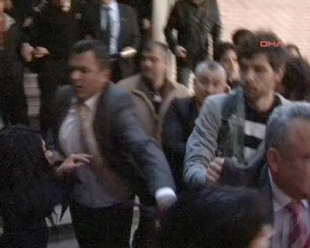 İstanbul Üniversitesi'nde olay! - Resim: 1