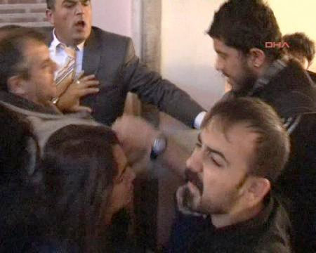 İstanbul Üniversitesi'nde olay! - Resim: 2