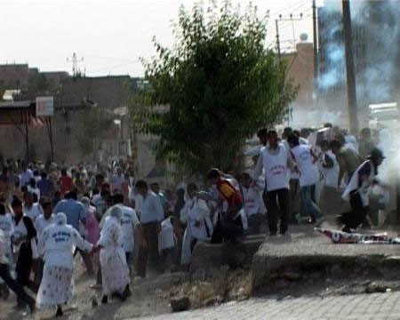 BDP'li vekilin kalçası kırıldı! - Resim: 2