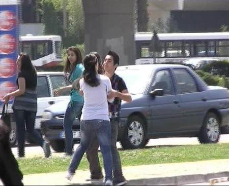 Kızlar saç saça baş başa! - Resim: 3