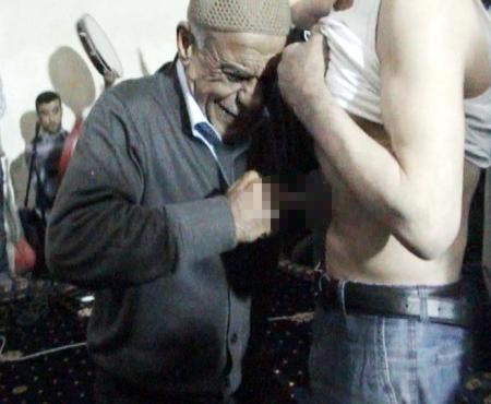 Görenleri dehşete düşüren zikir töreni! - Resim: 1