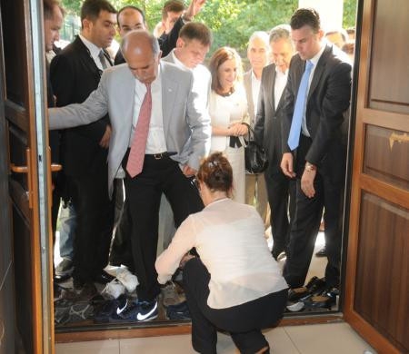 Bu hareket Vali'ye yakışmadı - Resim: 2