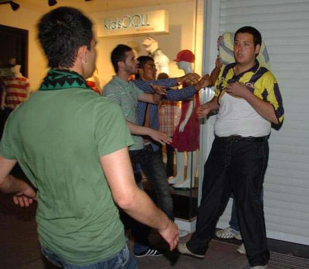 İzmit'te Fenerbahçe'lilere taciz - Resim: 3