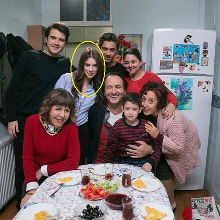 Arka Sokaklar'da büyüdü şimdi İnstagram'ı sallıyor - Resim: 2