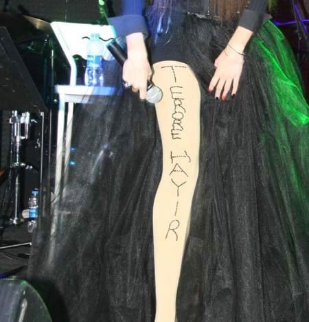 Teröre karşı ilginç protesto! - Resim: 4