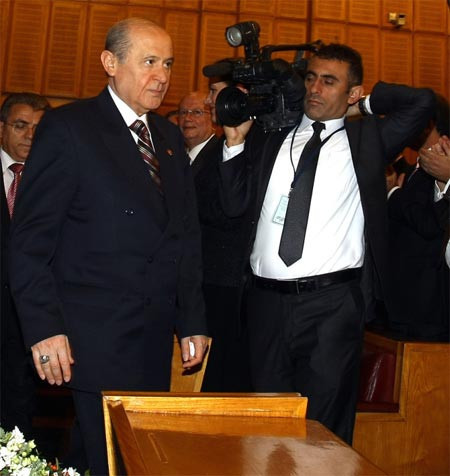 Bahçeli esti gürledi - Resim: 2