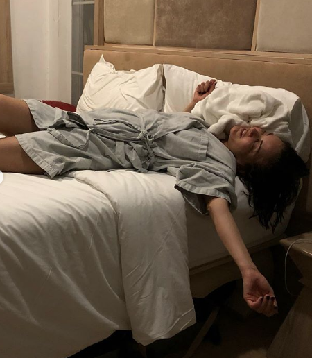 Göksel'in yataktaki cesur tatil pozu sosyal medyayı salladı - Resim: 2