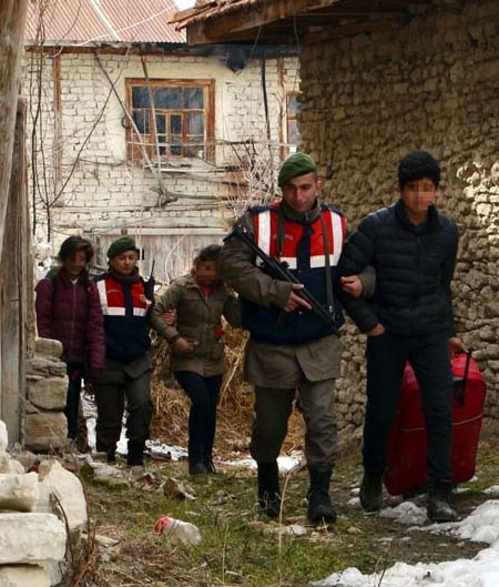 2'si kız 2'si erkek 4 çocuk 10 gün sonra böyle bulundu - Resim: 4