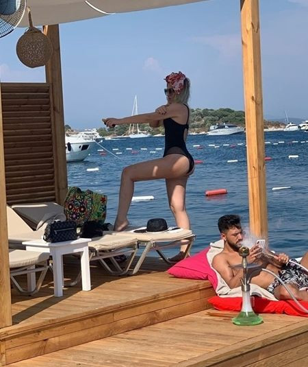 Selin Ciğerci ve Gökhan Çıra yaz sezonunu açtı! Bodrum'da ilgi odağı oldular - Resim: 1