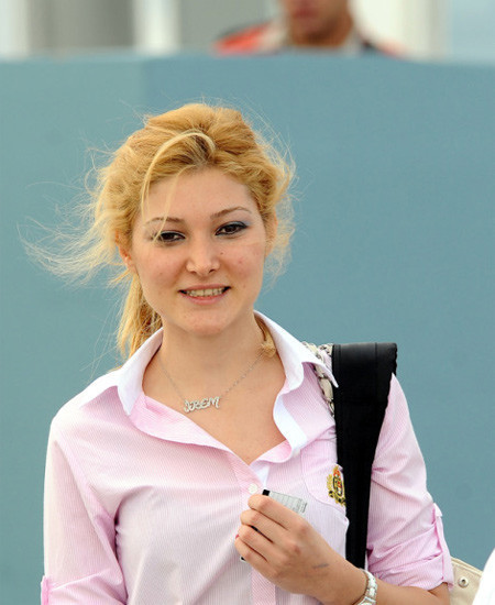 Çiçek'in kızı ilgi çekti - Resim: 3