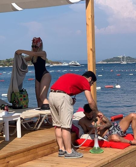 Selin Ciğerci ve Gökhan Çıra yaz sezonunu açtı! Bodrum'da ilgi odağı oldular - Resim: 4