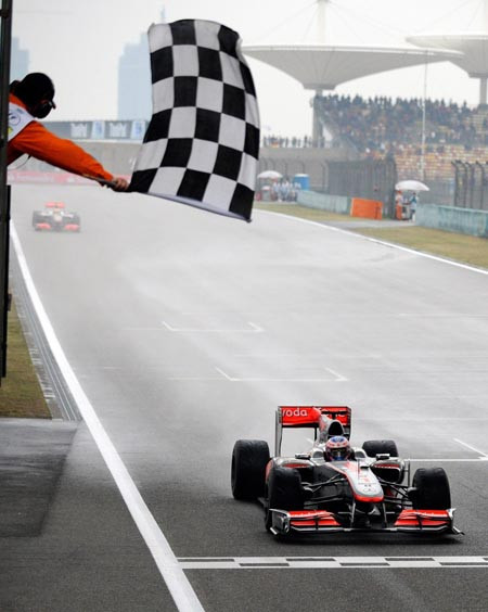 Çin'de zafer Button'un oldu - Resim: 1