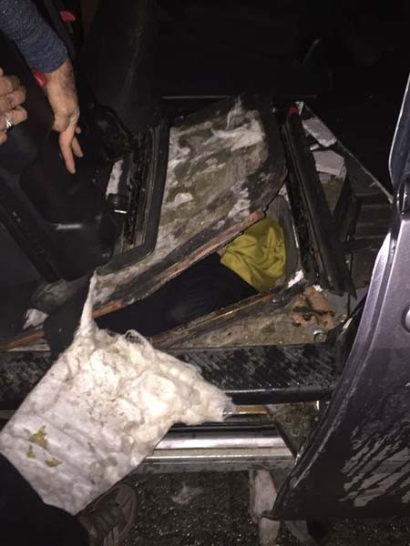 FETÖ'den aranan abla gizli bölmede böyle yakalandı - Resim: 1