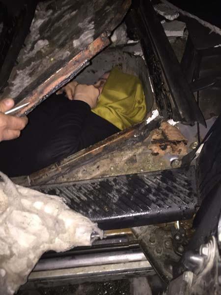 FETÖ'den aranan abla gizli bölmede böyle yakalandı - Resim: 2