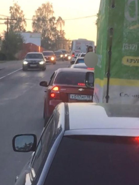 Yolun ortasında aracın tepesinde cinsel ilişkiye girdiler üstüne bir de... - Resim: 4