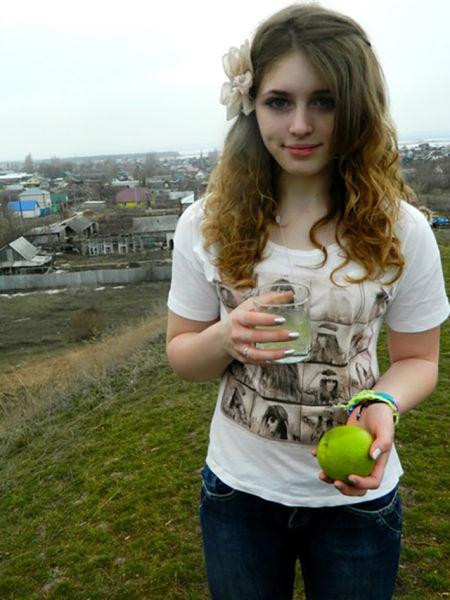 17 yaşındaki Rus kız vücuduyla şaşırtıyor - Resim: 2