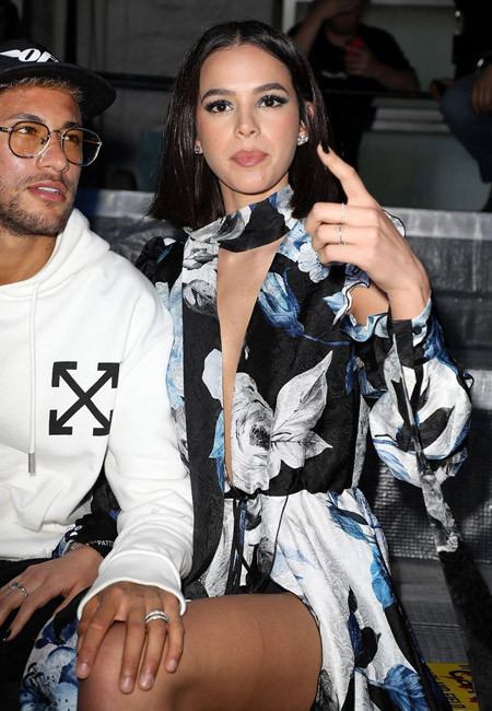 Neymar ve sevgilisi Bruna Marquezine Fransa'da ses getirdi - Resim: 4