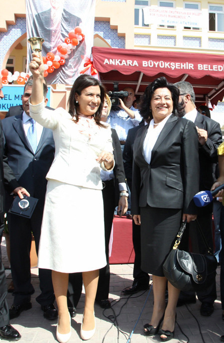 Sincan'da ders zilini Çubukçu çaldı - Resim: 1