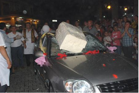 Dev dondurma otomobili ezdi! - Resim: 4