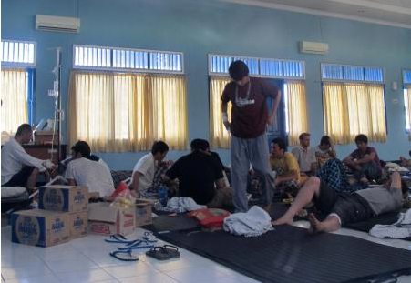 Türk yolcular sulara gömüldü  - Resim: 1