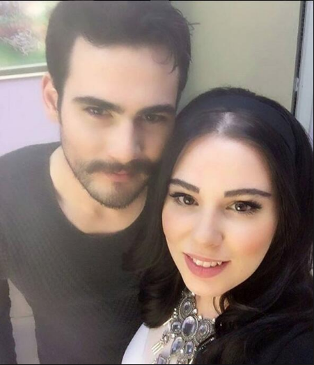 Ferdi Tayfur'un kızı Tuğçe Tayfur mahkemeye başvurdu! İkinci eşi Taner Şafak ile boşanıyor - Resim: 1