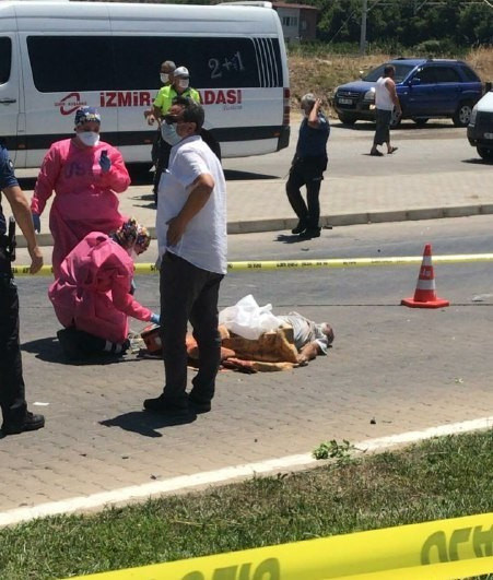 İzmir'de motosikletler çarpıştı 1 kişi öldü 2 polis yaralandı - Resim: 0