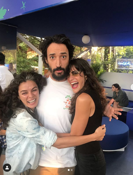 Berrak Tüzünataç bikinili seksi pozlarıyla yaza veda etti herkesi mest etti - Resim: 1