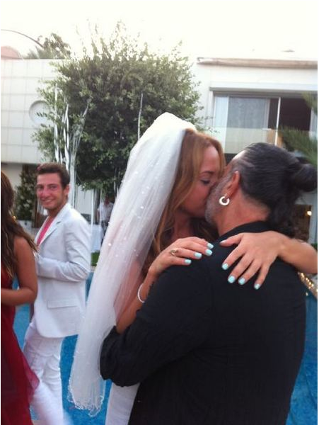 Yılın düğünü havuzda bitti - Resim: 1