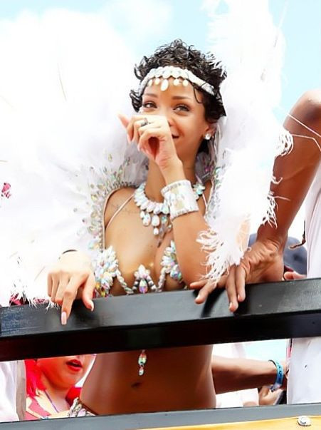 Rihanna Rio'dakileri aratmadı - Resim: 4