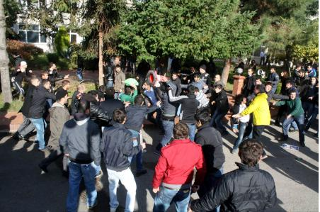 Öğretmen adayları fena kapıştı - Resim: 3