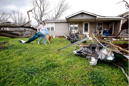 Fırtına 26 can aldı! - Resim: 1