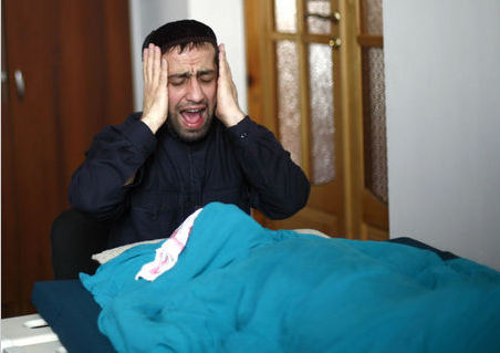 Çığlıklar eşliğinde cin çıkarma - Resim: 3