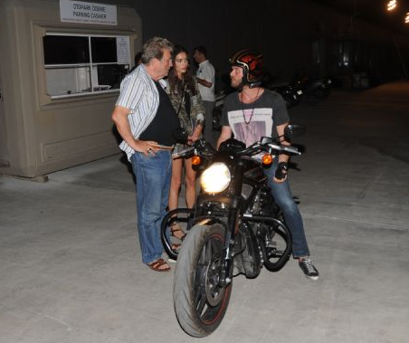 Kıvanç sevgilisini ailesiyle tanıştırdı - Resim: 1