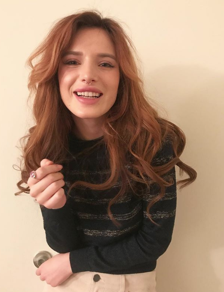 Ünlü şarkıcı reklam yapacağım diye milyonların önünde böyle soyundu - Resim: 1