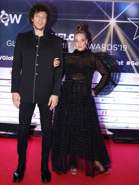 Müge Boz iç çamaşırlarıyla hamilelik pozu verdi! Caner Erdeniz ile evlenmişti - Resim: 2