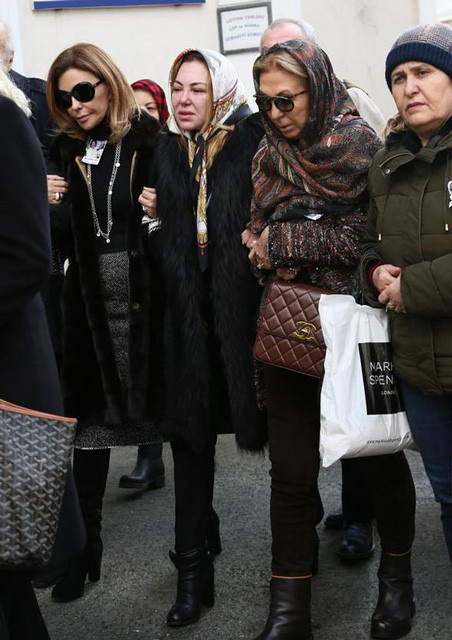 İdil Fırat'ın acı günü eski sevgiliye sarılarak hüngür hüngür ağladı - Resim: 3