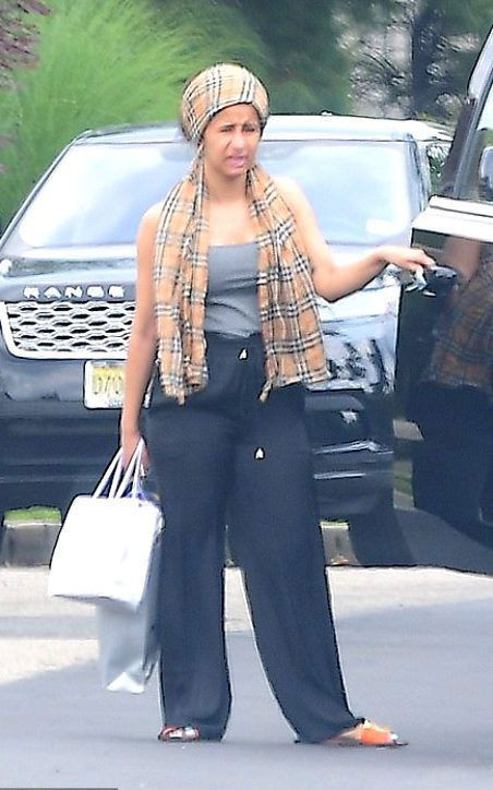 Çıplak videosunu yayınlamıştı! Cardi B'nin makyajsız hali olay! - Resim: 2