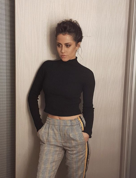 Büyük skandal Derya Uluğ'un yeni klibi resmen kopya bakın kimden - Resim: 2