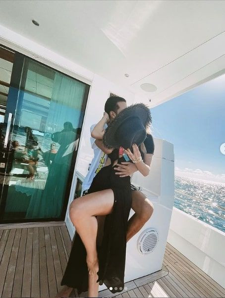 Şeyma Subaşı utanmadan paylaştı! Elini koyduğu yeri gören tepki gösterdi - Resim: 2