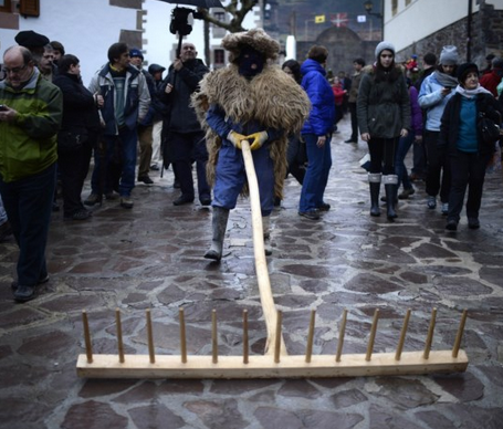 Ölmüş hayvan başlarıyla... - Resim: 2