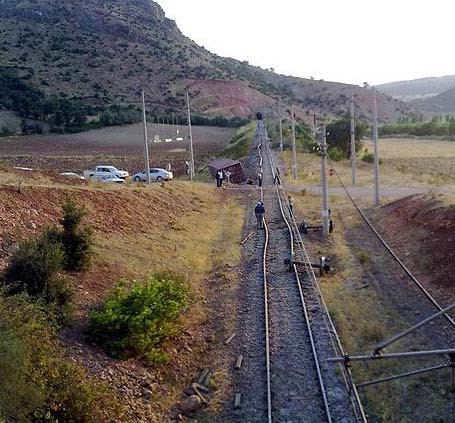 Tren rayları sıcaktan genleşti - Resim: 4