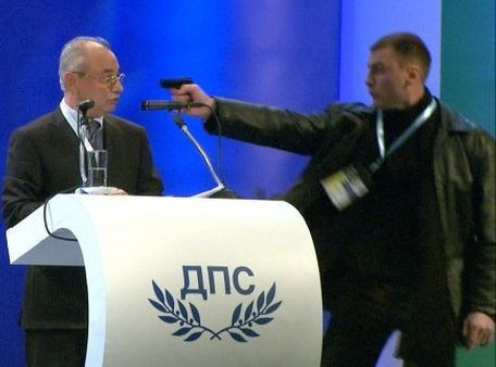 Türk vekile suikast girişimi - Resim: 2