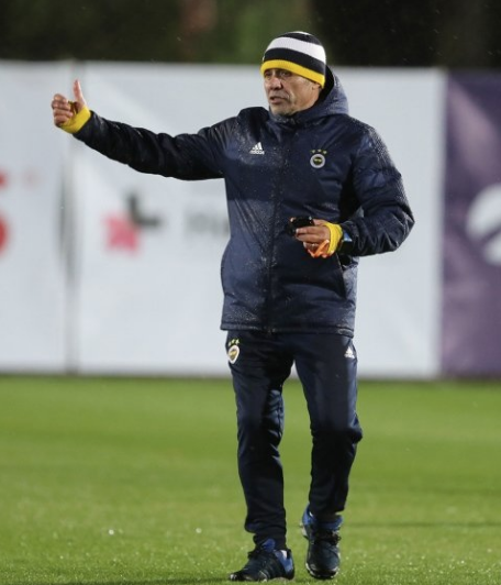 Fenerbahçe'de Islam Slimani'nin üstü çizildi - Resim: 1