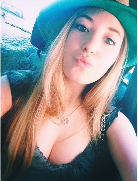 MALİ'nin kızı Yasmin yaz sezonunu açtı fotoğrafı olay oldu! - Resim: 1