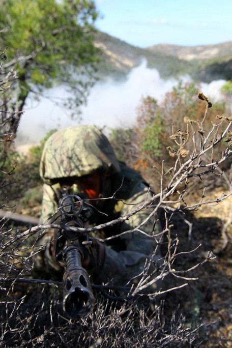 Teröristler onları görünce kaçacak yer arıyor - Resim: 4