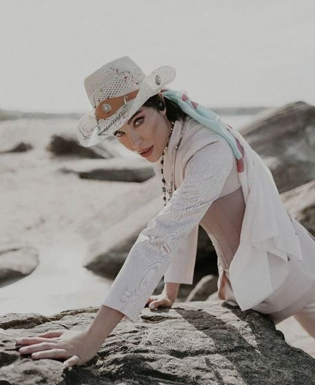 Deniz Akkaya'ya kızının babası Efe Önbilgin'e sosyal medyadan ateş püskürdü - Resim: 4