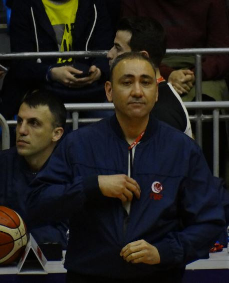 A.Efes-Fenerbahçe maçının hakemi Aytuğ Ekti, kariyerini sonlandırdığını duyurdu! - Resim: 0