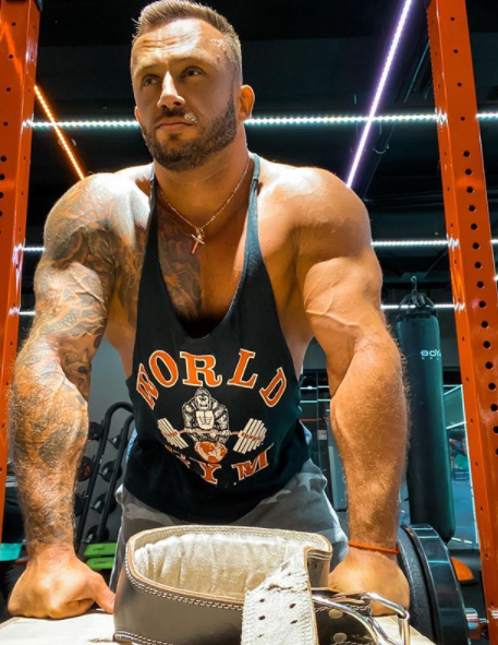 Koronavirüse inanmadığını söyleyen sosyal medya fenomeni koronavirüsten öldü - Resim: 4