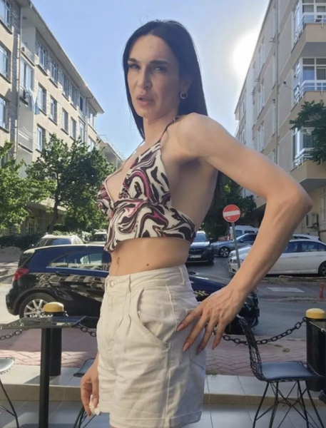 Önce cinsiyet değiştirdi sonra dekolte verdi! Çukur'un Timsah Celal'i o pozlarıyla gündem oldu - Resim: 3