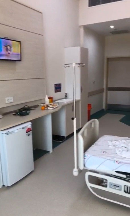 Antalya'da koronaya yakalanan genç kadının hastanede ’karantina odası’ şaşkınlığı - Resim: 0